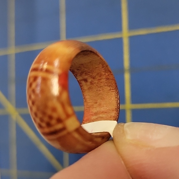 Wooden Ring Size 6 - Picture 2 of 3